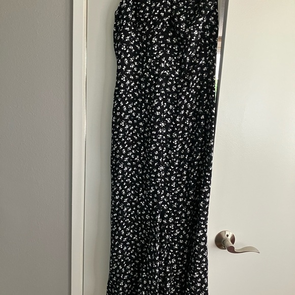 Zara’s Floral print summer midi dress in black and white. Size Large NWT - Picture 4 of 9